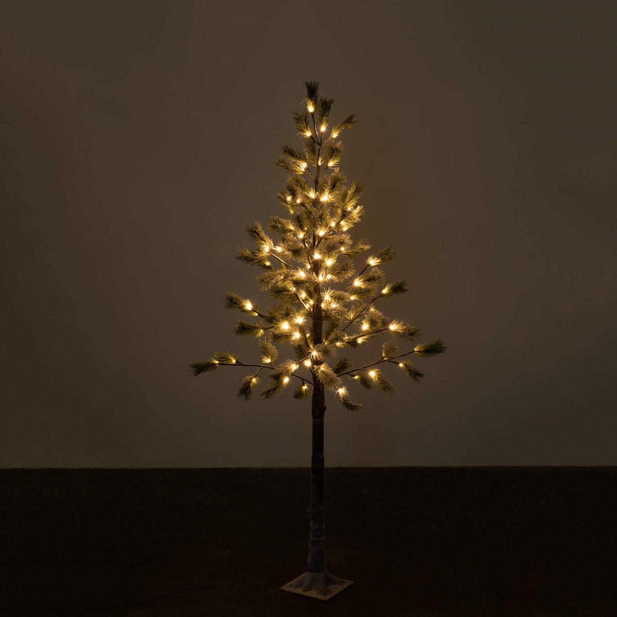 6' LIGHTED TREE