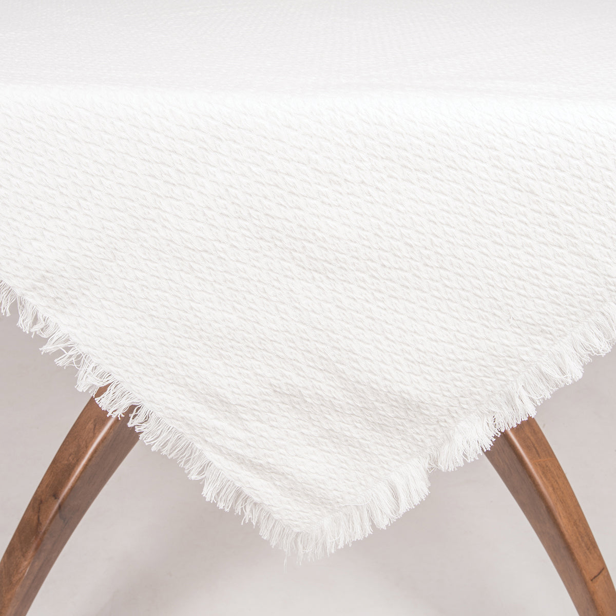 Nora Snow Table Topper