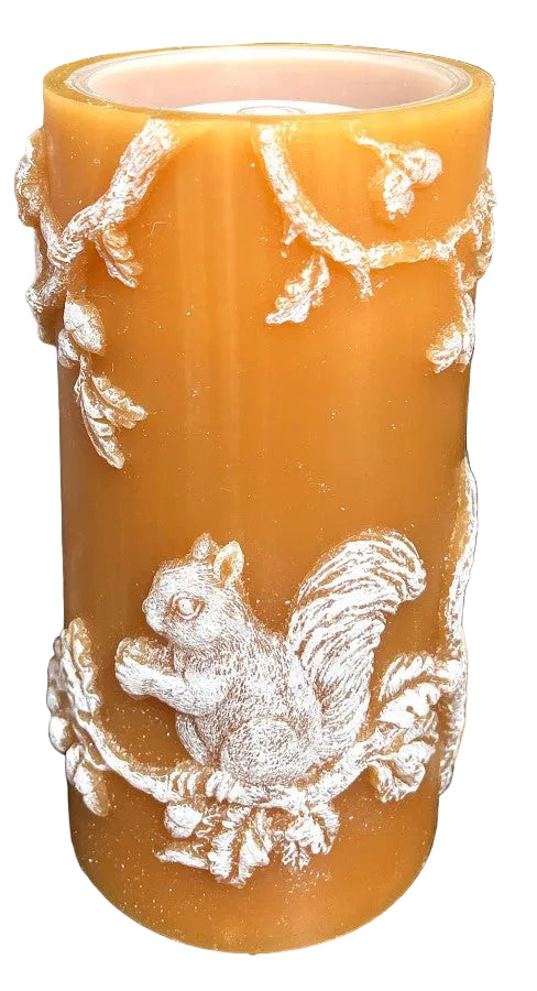 SQUIRREL FOUNTAIN CANDLE - 4x8"