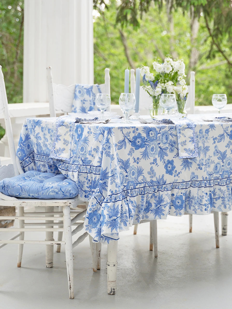 Augustine Ruffle Tablecloth 60x60