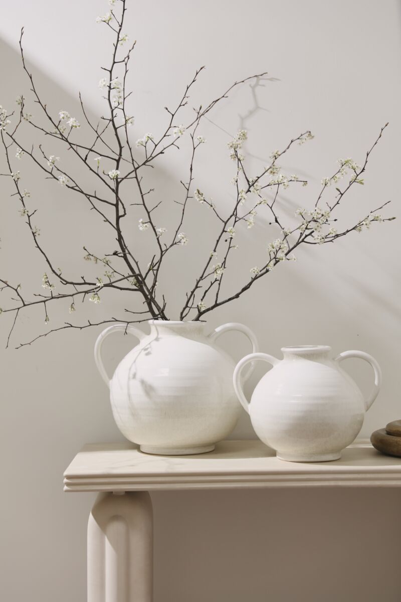 Hampton Vase 19.75"x 15.5"x 15.5"