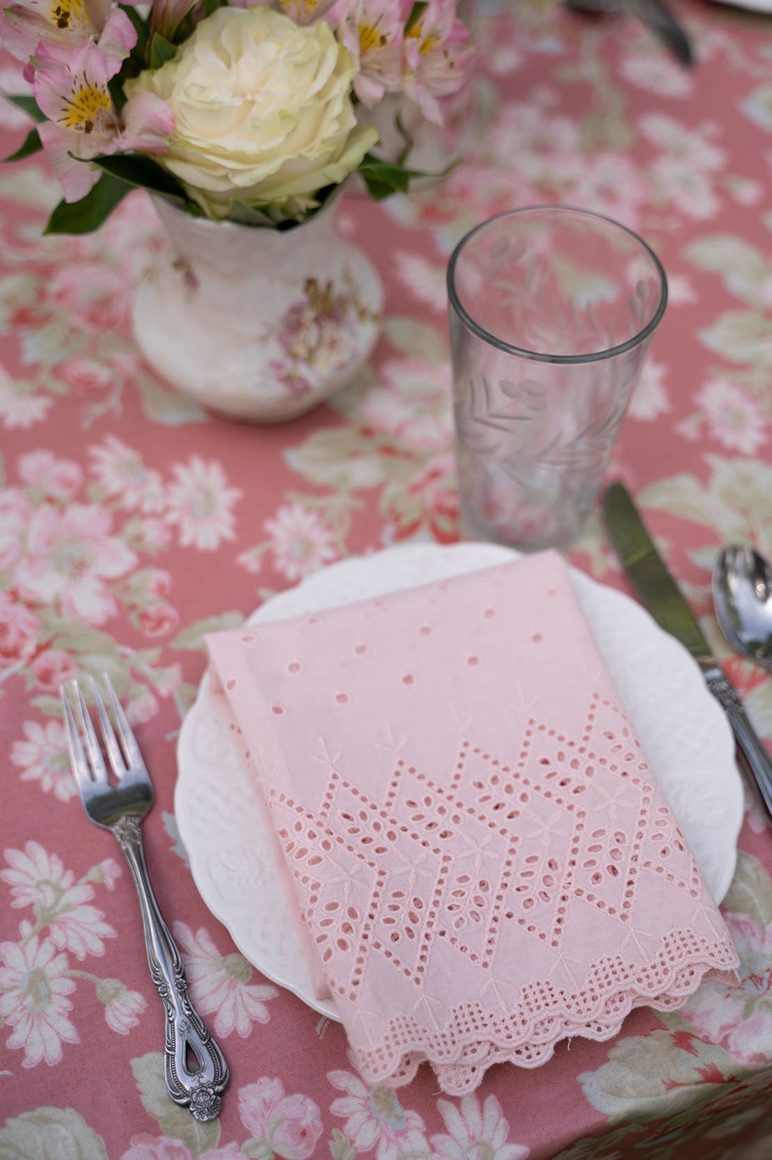 Everyday Eyelet Napkin Set of 2 -Blush